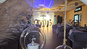 Décoration de salle de mariage avec lettres LOVE en Picardie